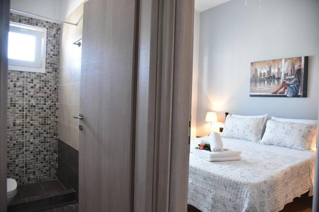 Family Apartments 4 Lechaio Екстериор снимка
