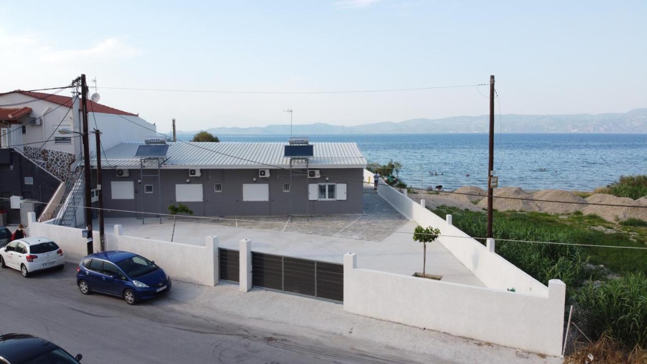 Family Apartments 4 Lechaio Екстериор снимка